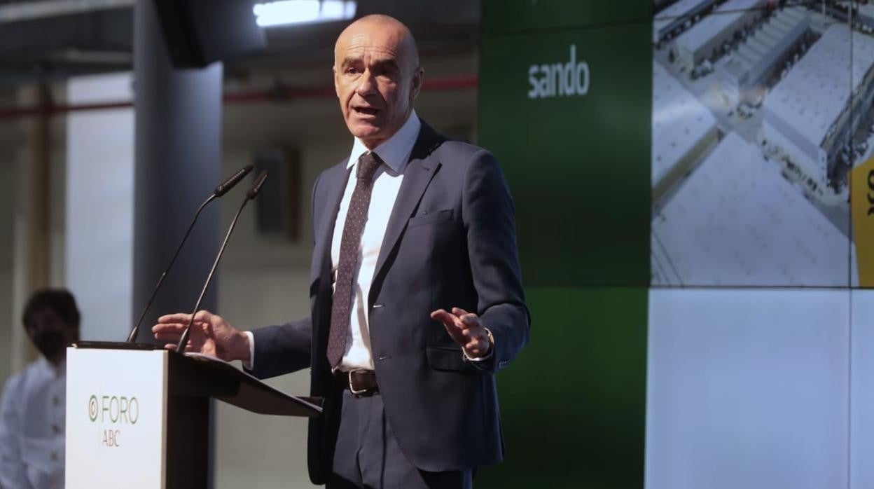 El alcalde de Sevilla, Antonio Muñoz, durante la intervención en el Foro ABC