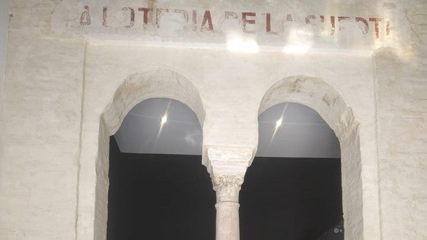 Aparecen restos del convento de San Francisco en la joyería Shaw de la Plaza Nueva de Sevilla