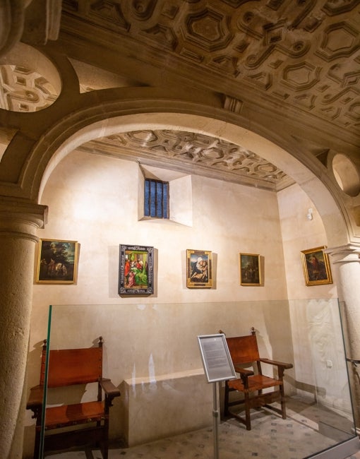 La sala Hipóstila se ha reabierto al público y allí se han colocado pinturas de primer nivel