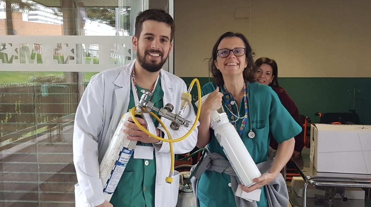 Francisco Javier Arias Dachary junto a Sylvia Bella, coordinadora del programa ECMO de transporte