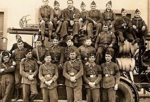 Bomberos de Sevilla a principios del siglo pasado