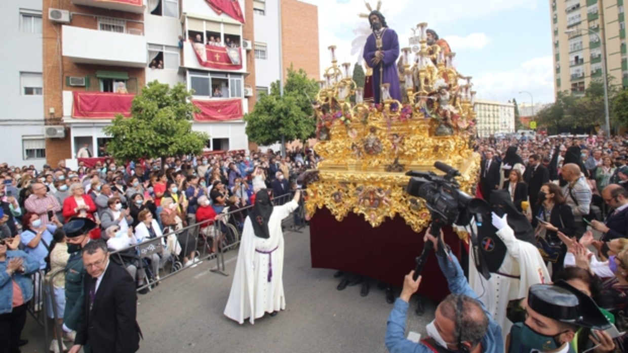 El Cautivo de Santa Genoveva ya va camino de la Campana