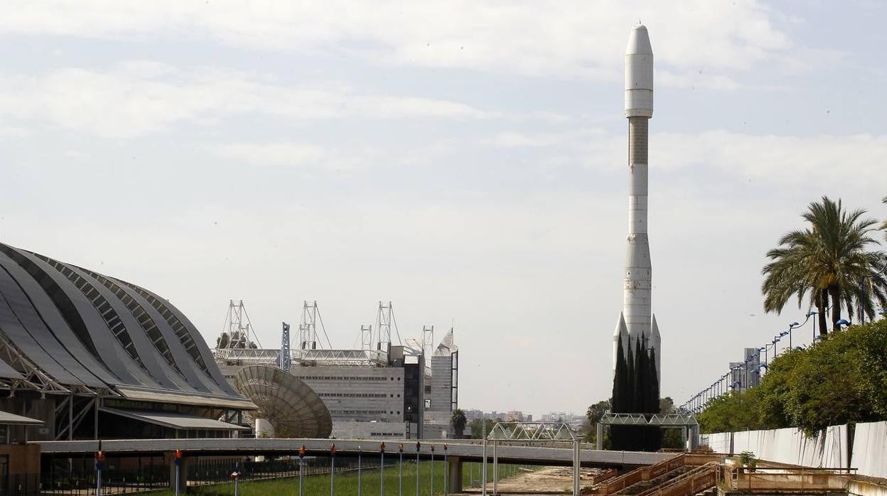 El Canal de los Descubrimientos lo desbrozó la Junta hace unos años y de nuevo presenta una imagen degradada