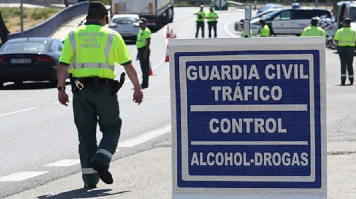 El detenido se saltó un control de alcoholemia de la Guardia Civil