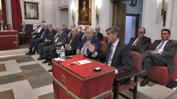 González-Trevijano: «La Constitución de 1978 es la primera de todos y para todos los españoles»