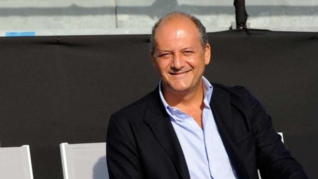 Fabrice Pastor: «Los sevillanos casi no necesitan dinero para ser felices»