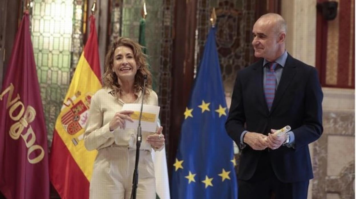 La ministra de Transportes, Raquel Sánchez, con el alcalde de Sevilla, Antonio Muñoz
