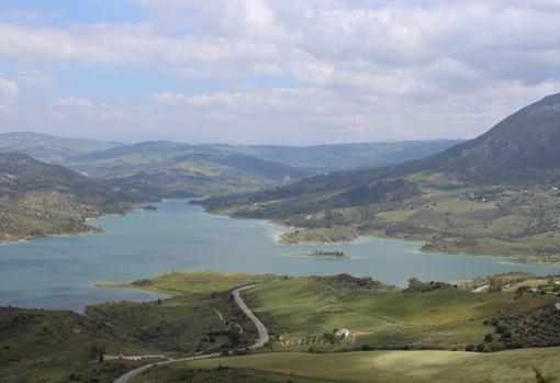 Las aguas turquesas del pantano de Zahara-El Gastor