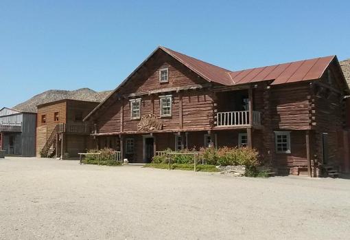 La casa roja de Western Leone, protagonista de un gran número de películas.