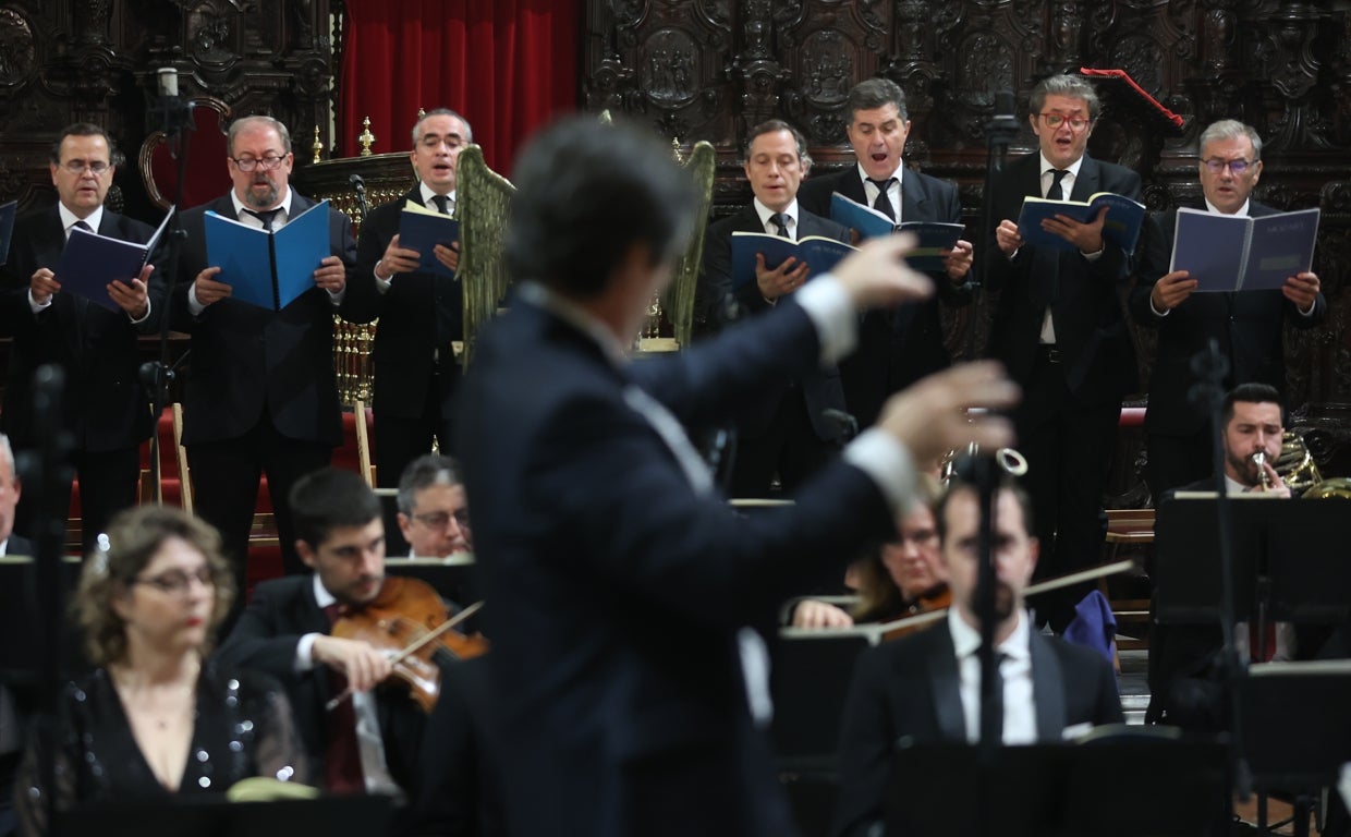 El sobrecogedor 'Requiem' de Mozart en la Mezquita-Catedral de Córdoba, en imágenes