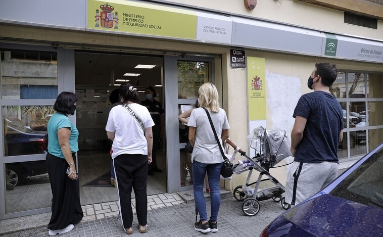Las agresiones a trabajadores obligan a blindar todas las oficinas de empleo en Andalucía