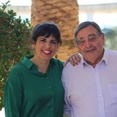 La portavoz de Adelante Andalucía, Teresa Rodríguez, junto al candidato de su partido a la Alcaldía de Algeciras, Rafael Fenoy, en una imagen de archivo