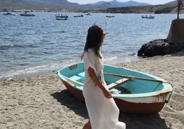 Las ideales vacaciones de Isabel Jiménez en Almería, con sus hijos pero sin Sara Carbonero