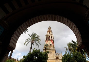 El turista chino que estrelló un dron contra la torre de la Catedral de Córdoba podría tener una multa de hasta 45.000 euros