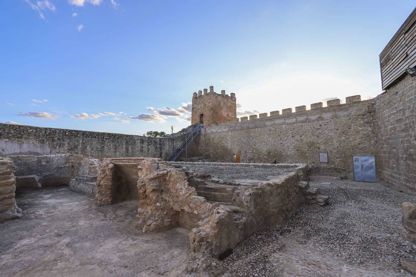 Iznájar, o el pujante atractivo de la historia, el agua y el olivar