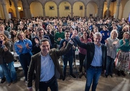 Juanma Moreno celebra la victoria del PP en Galicia: «Es el triunfo de la moderación y el equilibrio»