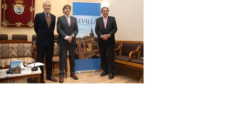 El decano emérito de los abogados sevillanos presenta su primer libro