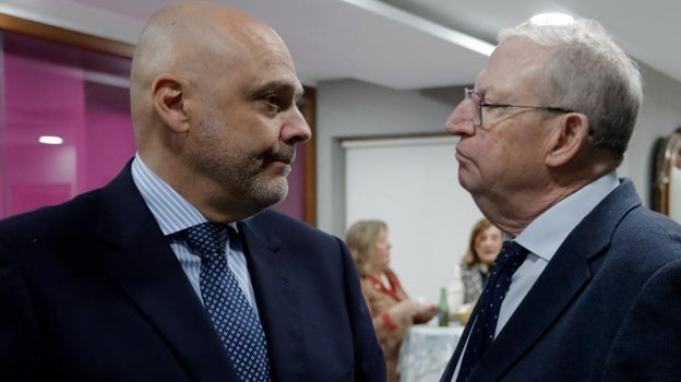 Ell hermano mayor de la Esperanza de Triana y el presidente del Consejo