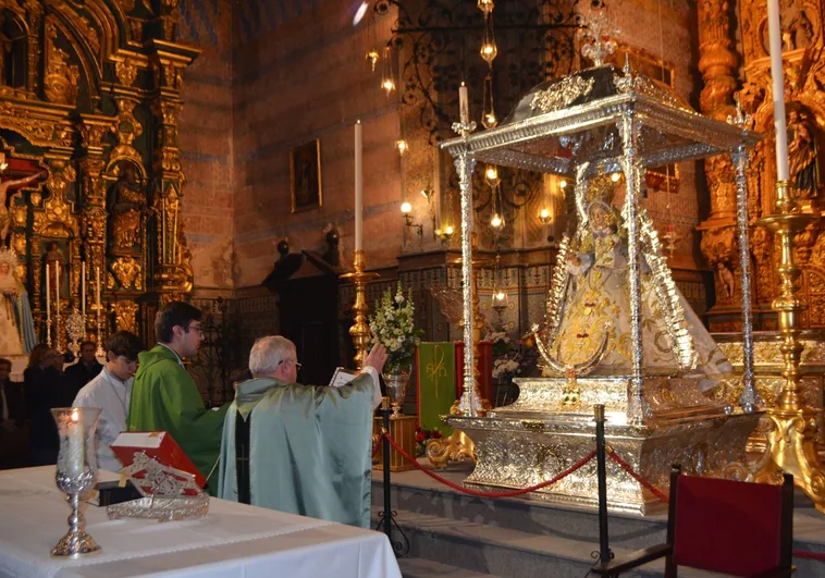 Intentan robar en la iglesia de San José y dañan la imagen de la Virgen del  Rocío de Cádiz