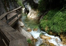 Ruta por la espectacular cerrada del río Borosa, en el corazón de la Sierra de Cazorla