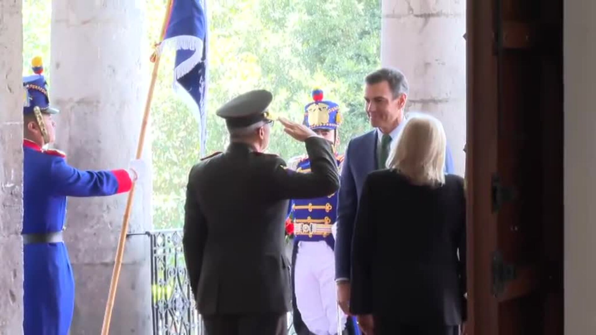 Guillermo Lasso recibe a Pedro Sánchez en Quito