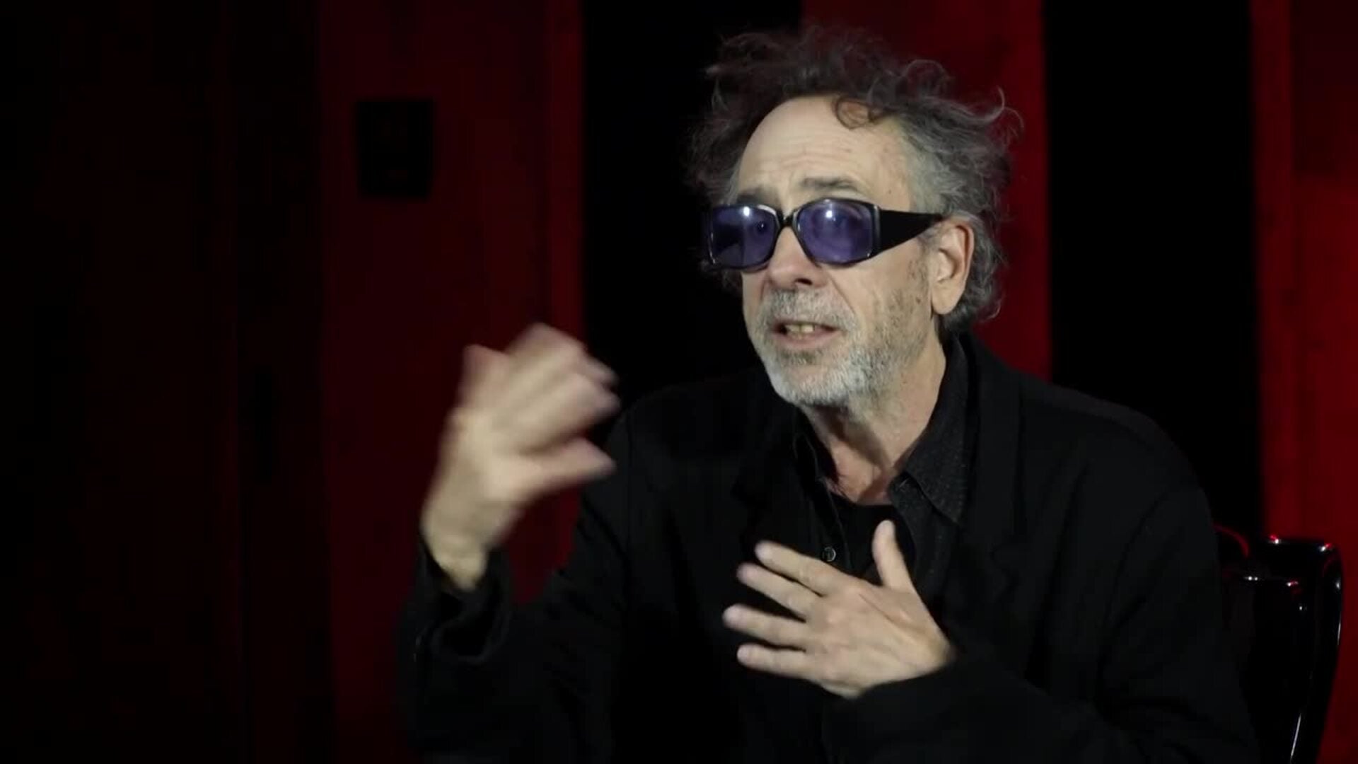 Tim Burton presenta una ambiciosa exposición sobre su obra