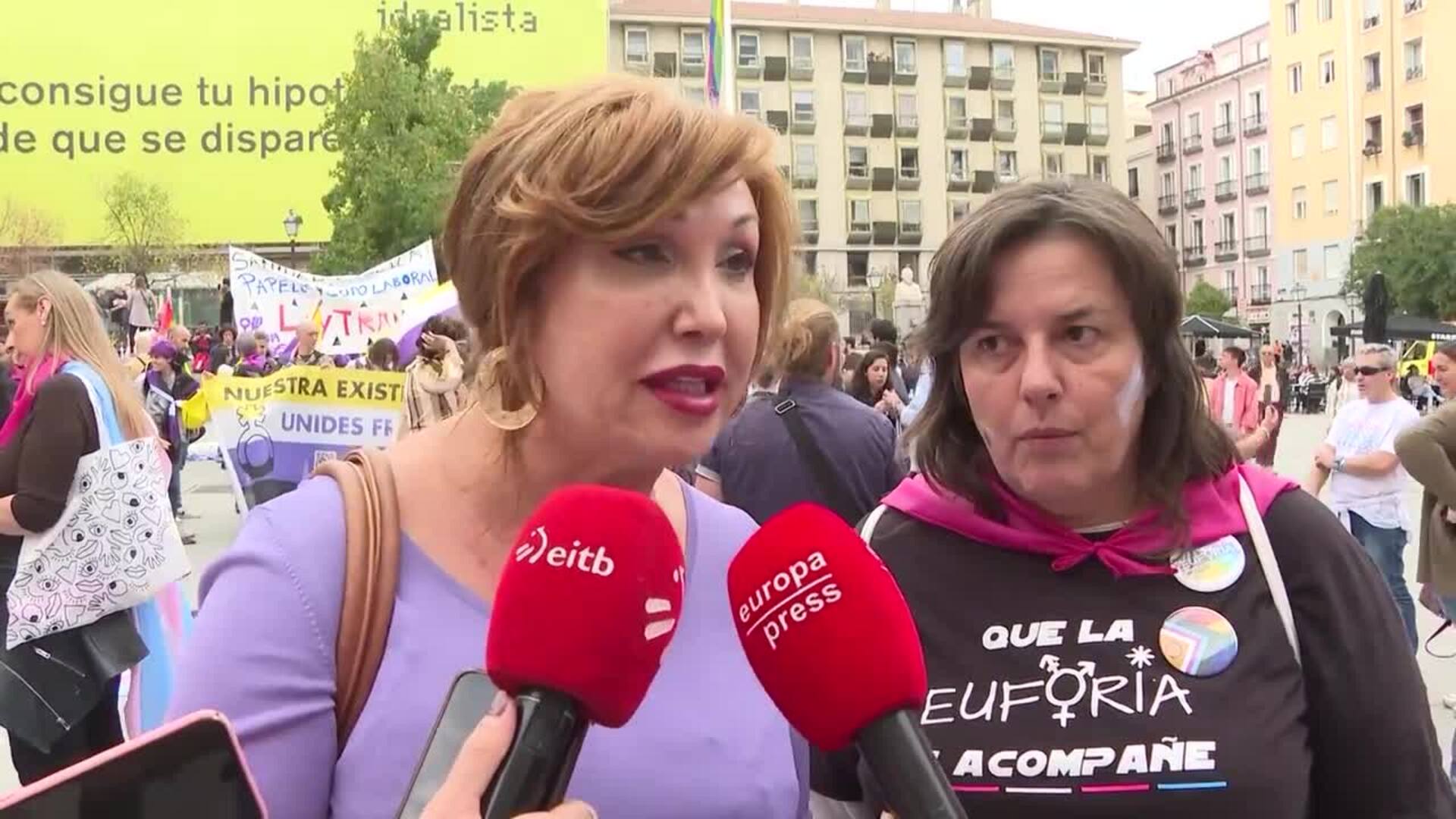 Cientos de personas marchan para reclamar "el trámite urgente" de la Ley Trans