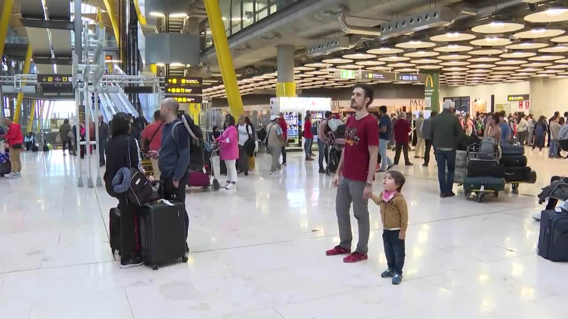 Los españoles dicen adiós a unos días de descanso por el puente de Todos los Santos