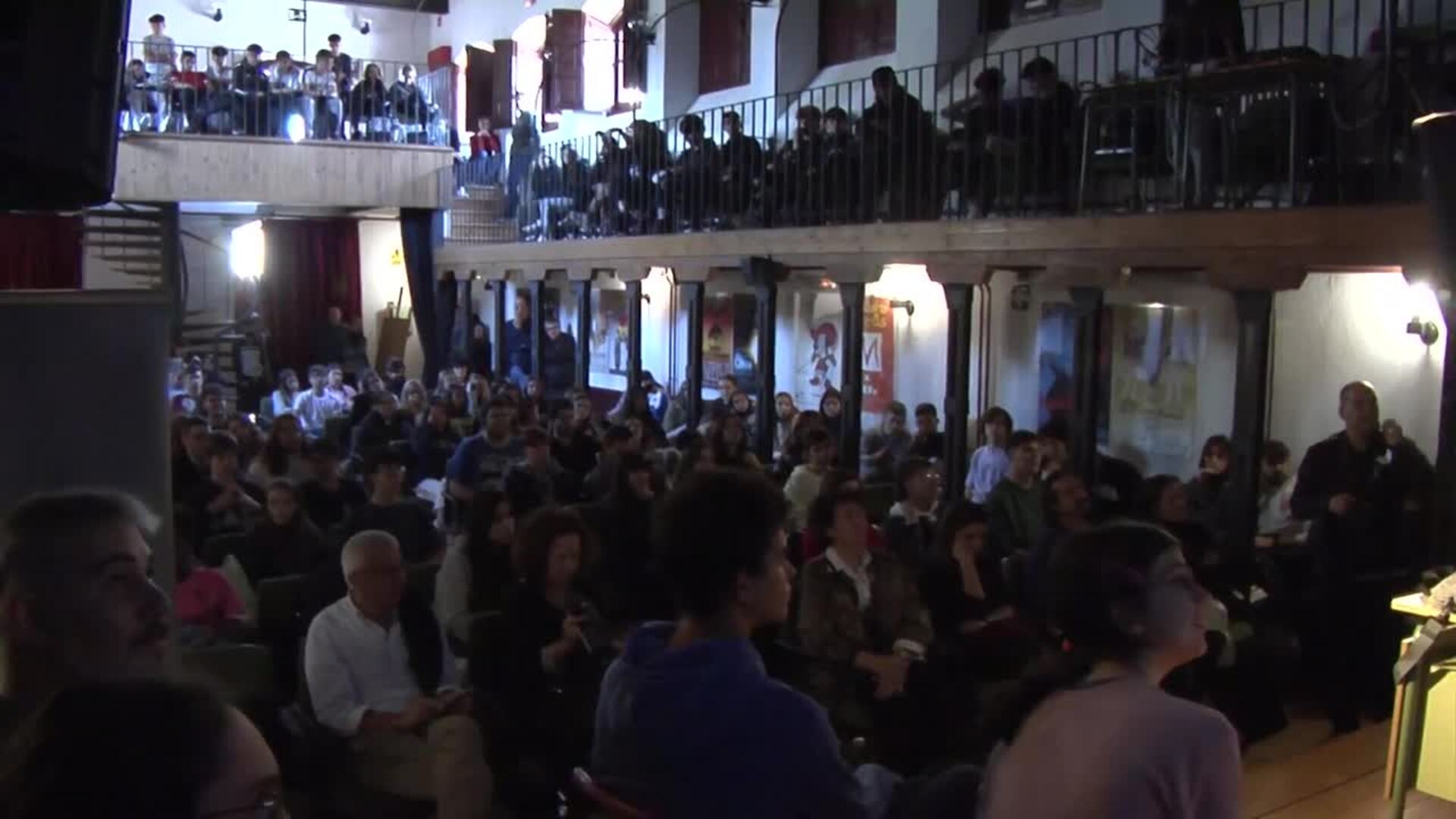 El director de Tadeo Jones inocula la semilla del cine en estudiantes toledanos