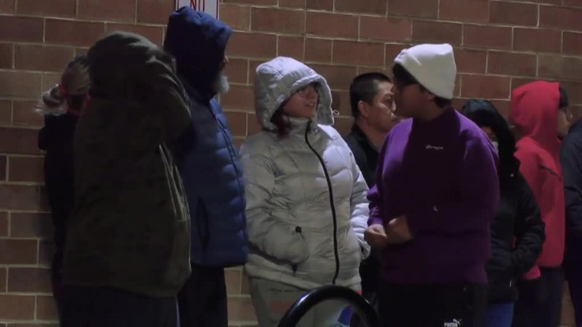 Los compradores de Chicago madrugan para ir al Black Friday