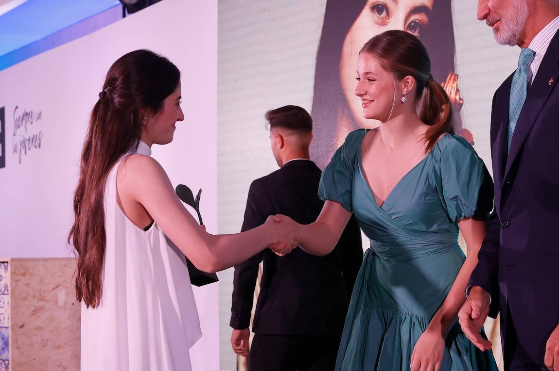 María Dueñas, Premio Princesa de Girona Artes y Letras 2023, «por un altísimo grado de interpretación y ejecución del violín, que le permite una gran conexión emocional con el público, y ha recibido un reconocimiento internacional insólito a su edad»
