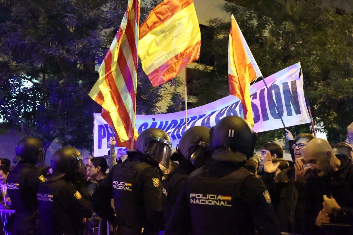 Manifestación contra la ley de amnistía en Ferraz, sede del PSOE.