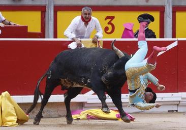 San Fermín en directo: Rubén Pinar, Juan Leal y Colombo, con toros de Miura