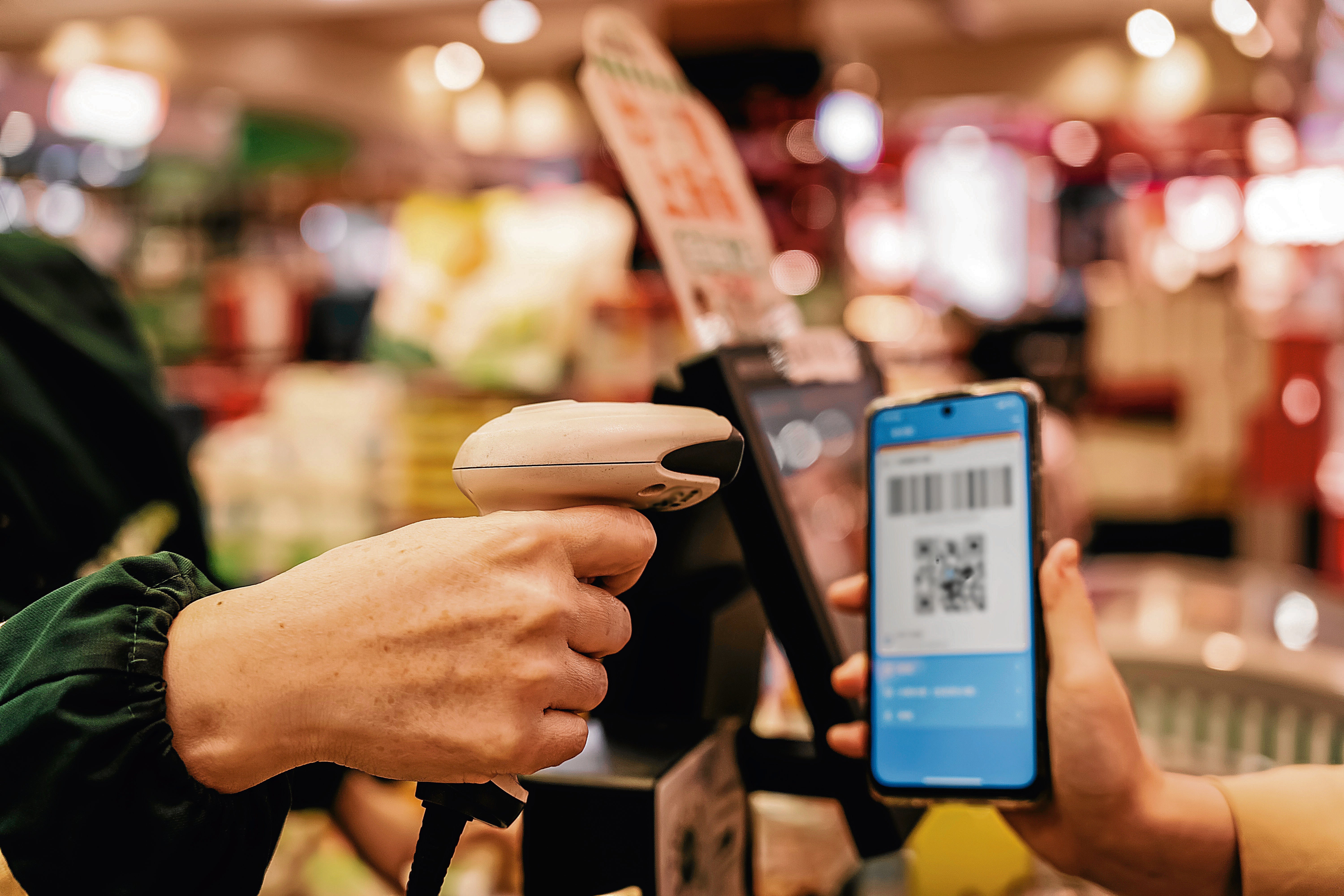 Hacienda sopesa rastrear todos los pagos con tarjetas en busca de fraudes fiscales