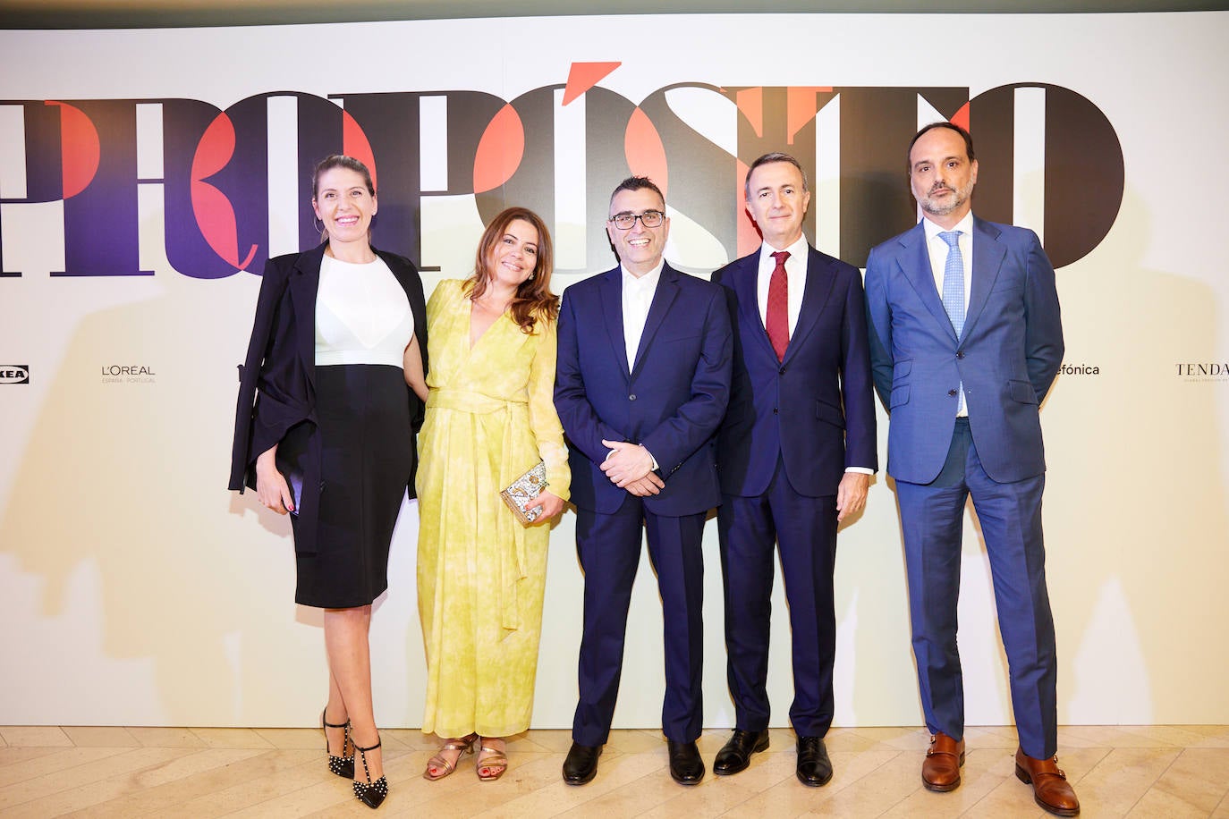 Laura Guzmán, AVP Cloud Sales; Mildred Azuaje, Executive Programs Director Iberia and Italy; Vala Afshar, Chief Innovation Evangelist Officer; Enrique Polo de Lara, CEO de Salesforce Iberia; y Alejandro Romero RVP Financial, Telco & Utilities, todos de Salesforce