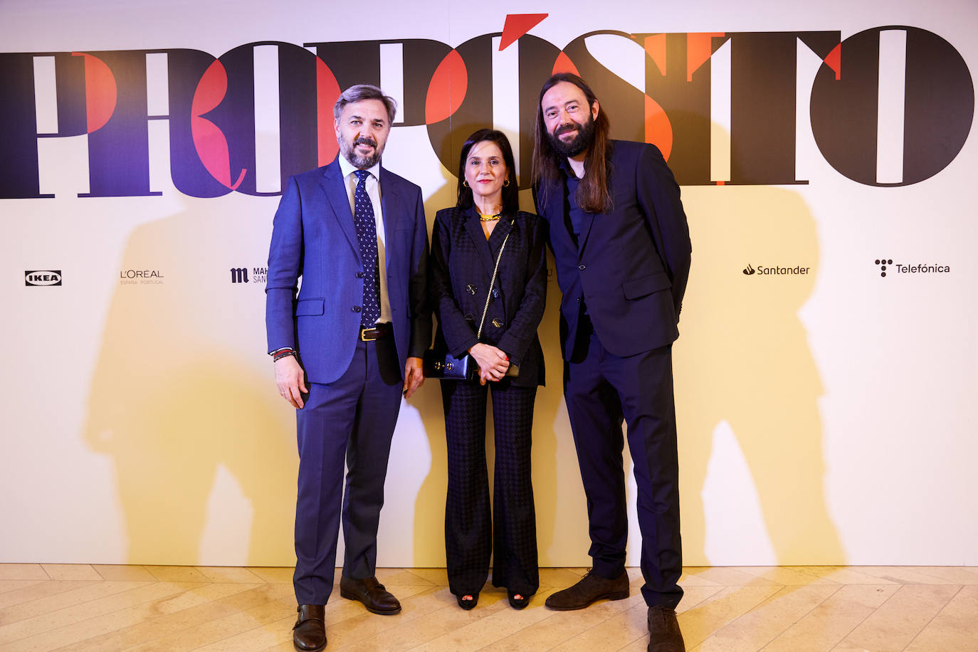 Alfonso González, a la dcha., CSO de la compañía, y el equipo de Havas Media Group