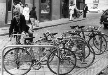 ¿Por qué se dejó de ir en bici a todas partes?