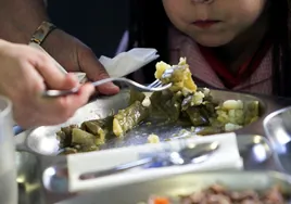 La mitad de los niños pobres no puede permitirse comida sana