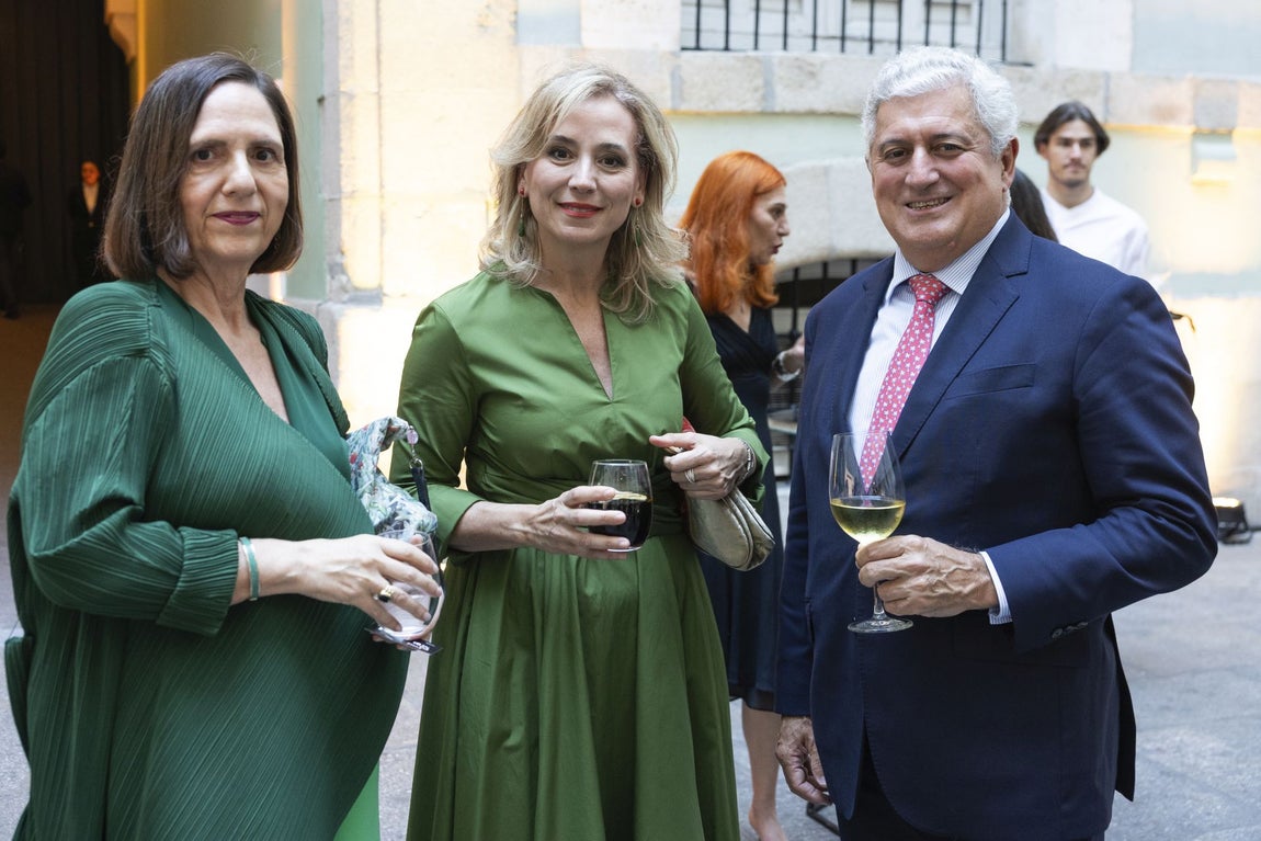 Mónica Margarit,de Madrid Futuro, con Belén Viloria y Enrique Valero, de Abadía Retuerta