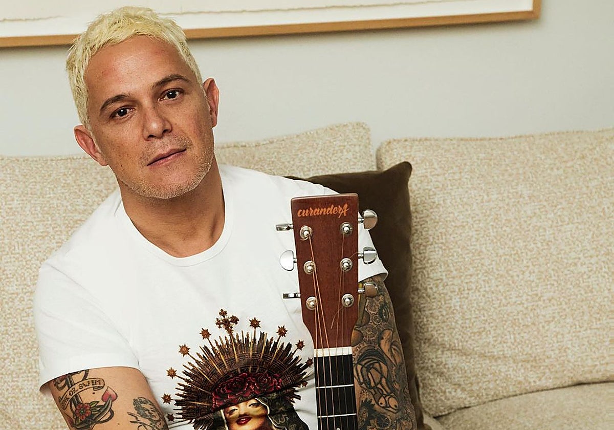 El cantante madrileño compartía un triste mensaje a través de sus redes sociales.