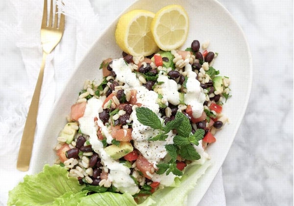 Ensalada de trigo tierno y frijoles: un plato veraniego y nutritivo