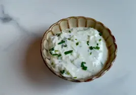 Salsa tzatziki: la receta refrescante que necesitas para acompañar todos tus platos