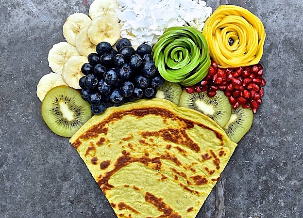 Pancake relleno de frutas.