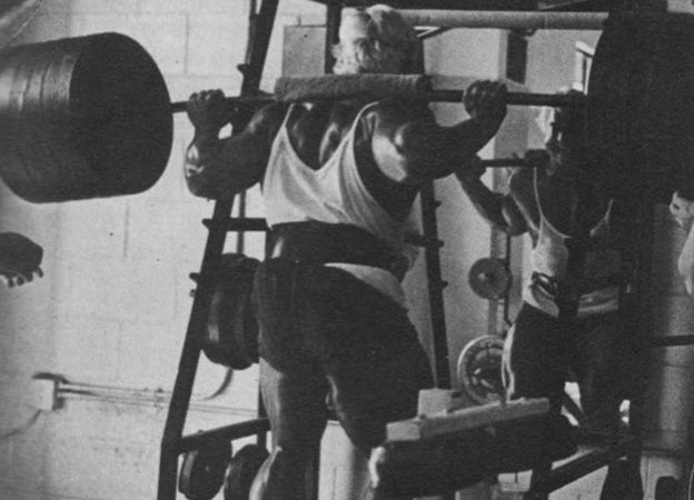 Tom Platz entrenando. El culturista con las que se consideran las piernas más fuertes de la historia de esta disciplina. Foto Instagram @tomplatz