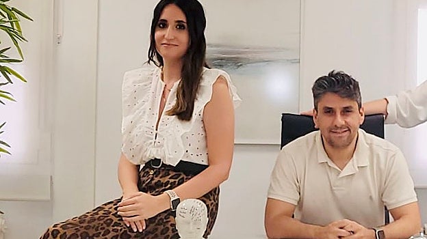 Los  psicólogos Cristina Carro y Rubén Sanz.