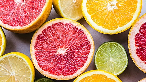 Los cítricos previenen la degradación del colágeno.