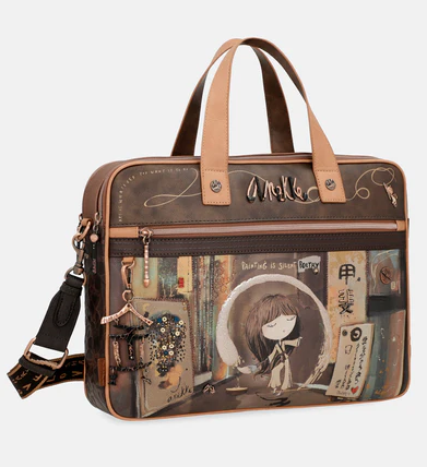 ¿Quién no lleva a cuestas casi diariamente el ordenador portátil y un montón de papeles o la agenda? En Anekke están algunos de los portadocumentos y bolsos más acertados.