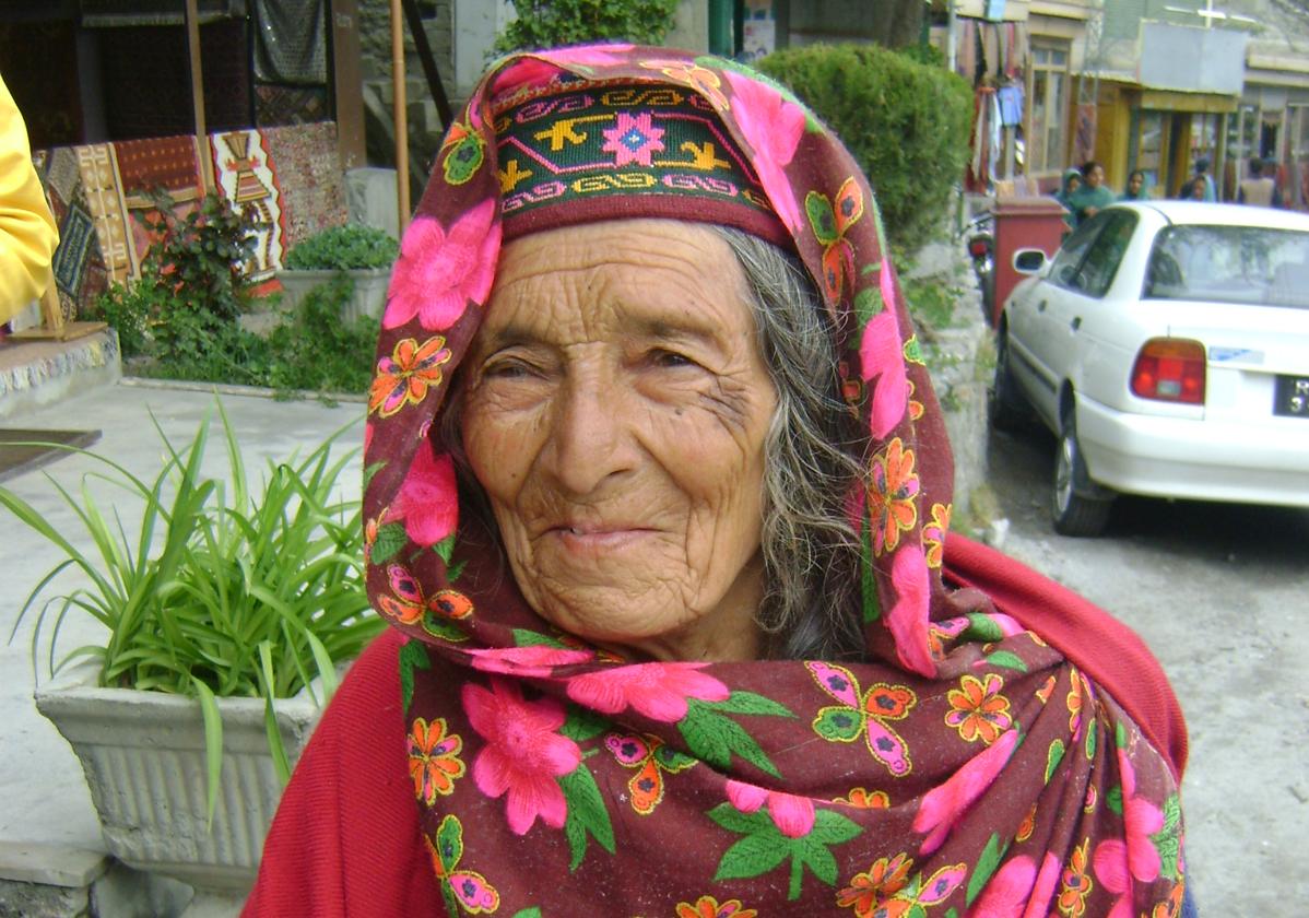 Una anciana del Valle de Hunza, perteneciente a los Burusho