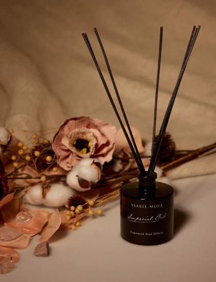 Un detalle para amantes de los ambientadores. Este mikado es de Ysabel Mora y hay mucha variedad donde elegir.