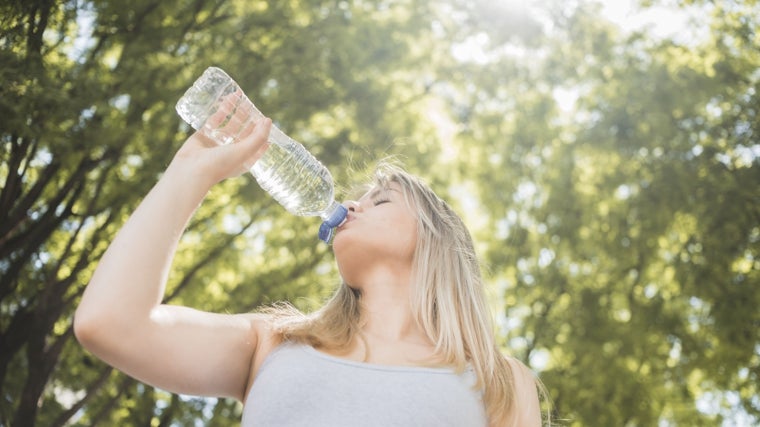 ¿Por qué debemos beber más agua?